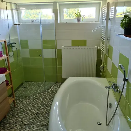 Mansion House, Your Private Paradise Near Prague فيلة
