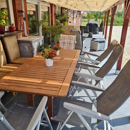 Mansion House, Your Private Paradise Near Prague فيلة *
